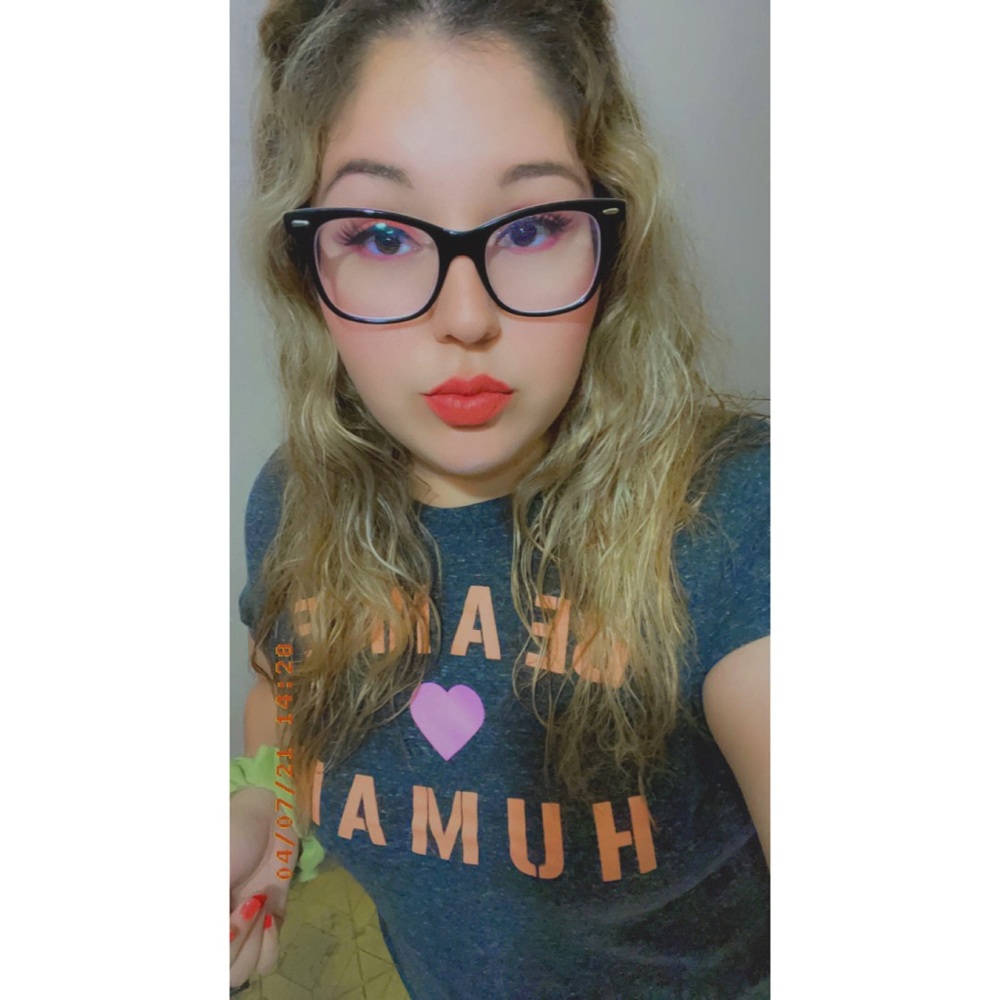 Meet your Posher, Julie